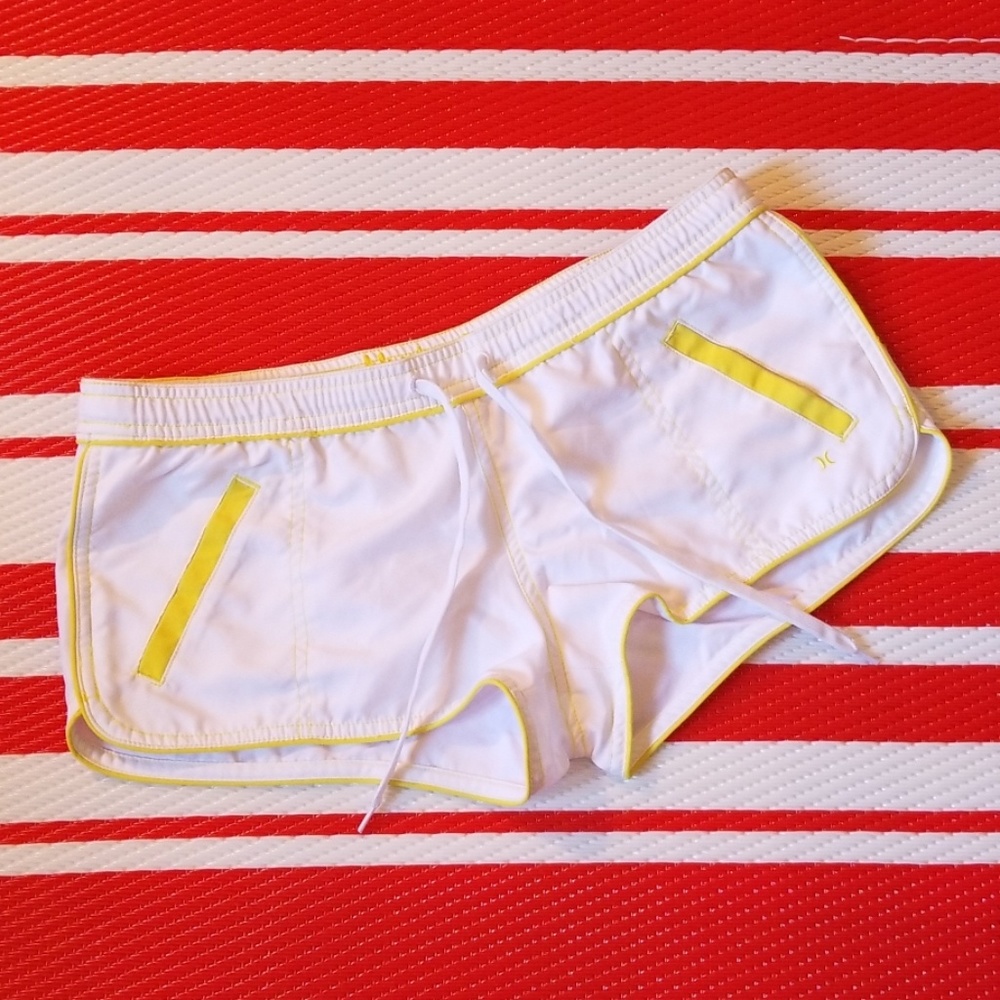 Like new, HURLEY SHORTS EXCELLENT CONDITION
